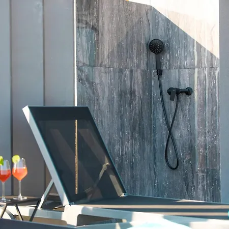 Вилла Spectacular Island Sea View With Pool - Four Bedroom With Pool Бол